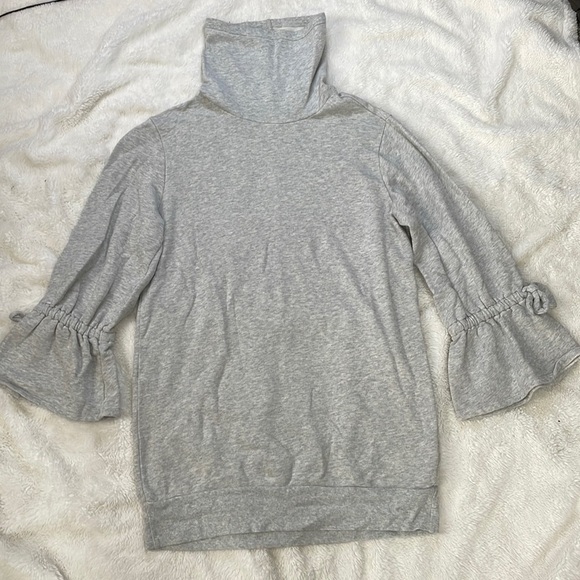Express One Eleven Gray Oversized Sweatshirt‎ - Picture 5 of 5